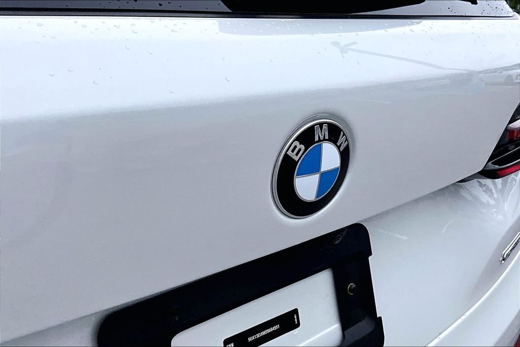 Used 2025 White BMW sDrive40i image 20