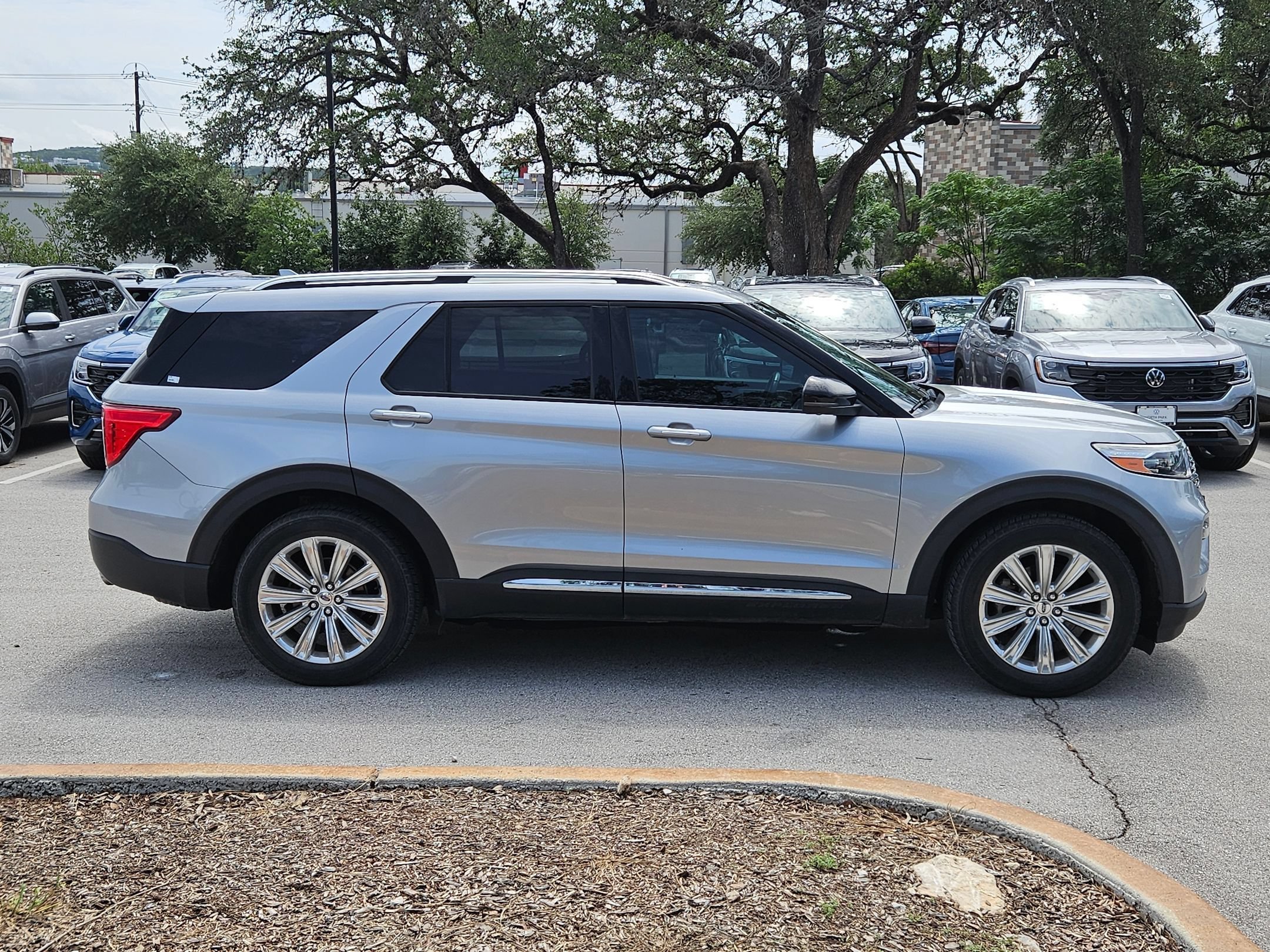 Used 2020 Silver Metallic Ford Limited image 2