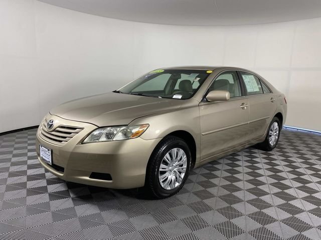 Used 2009 Beige Toyota LE image 4