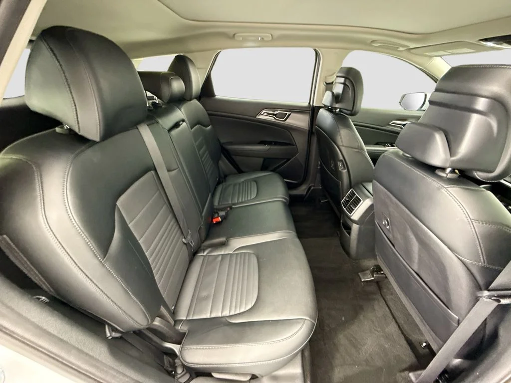 Used 2023 White Kia SX-Prestige image 21