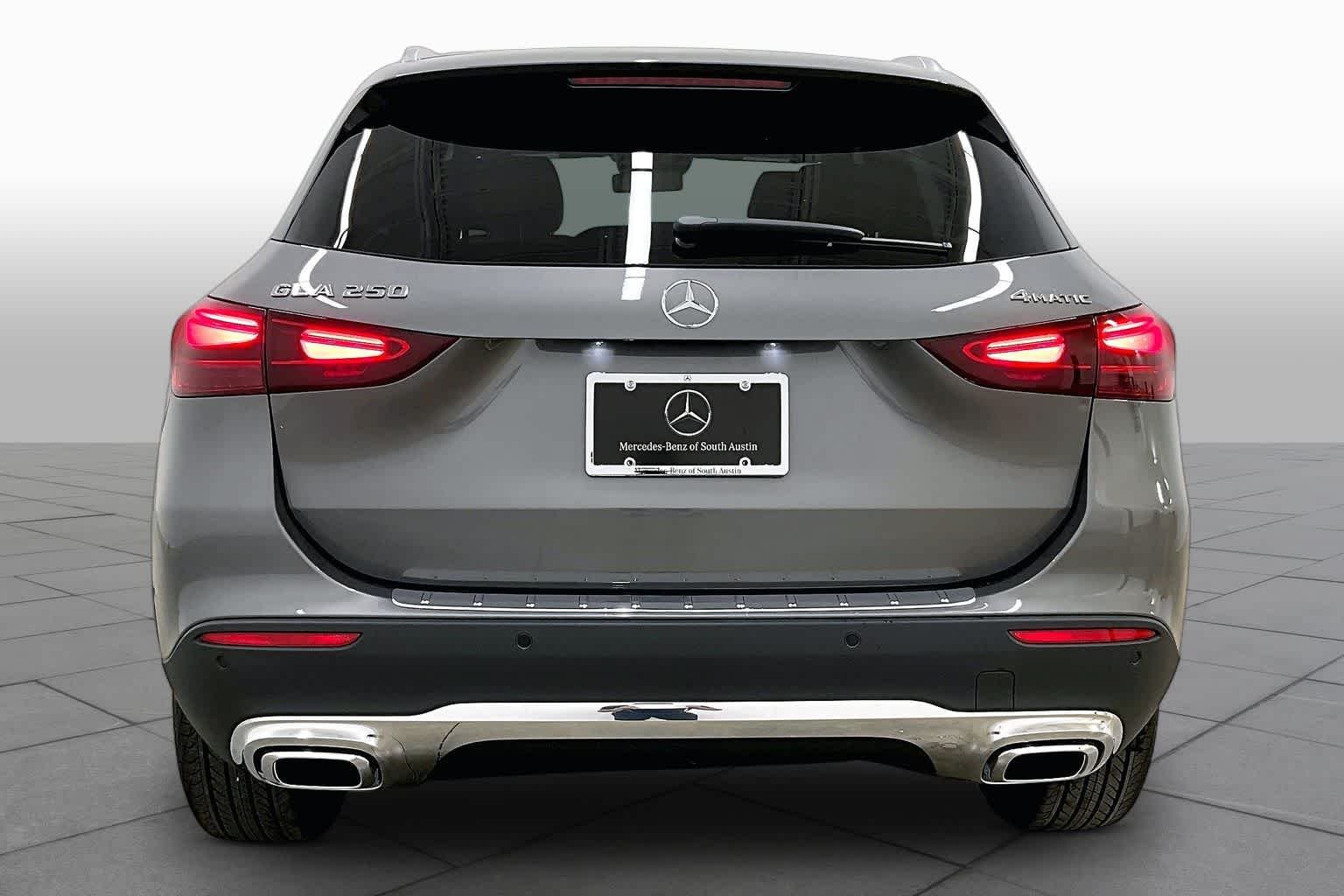 New 2026 Mountain Grey Metallic Mercedes-Benz GLA 250 image 4