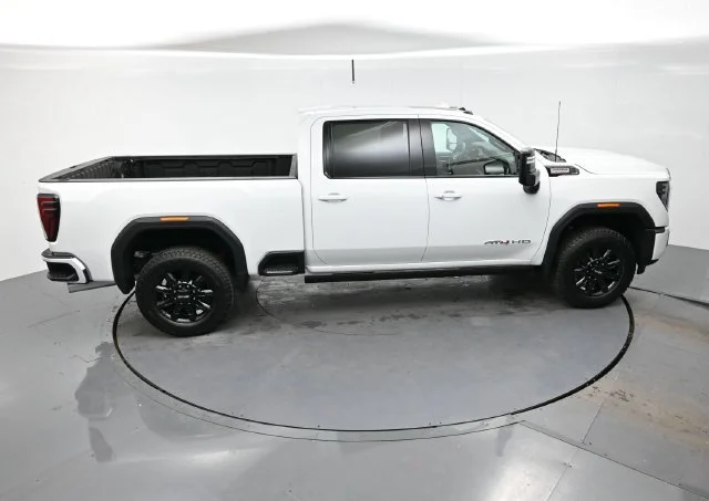 Used 2025 Summit White GMC AT4 image 40