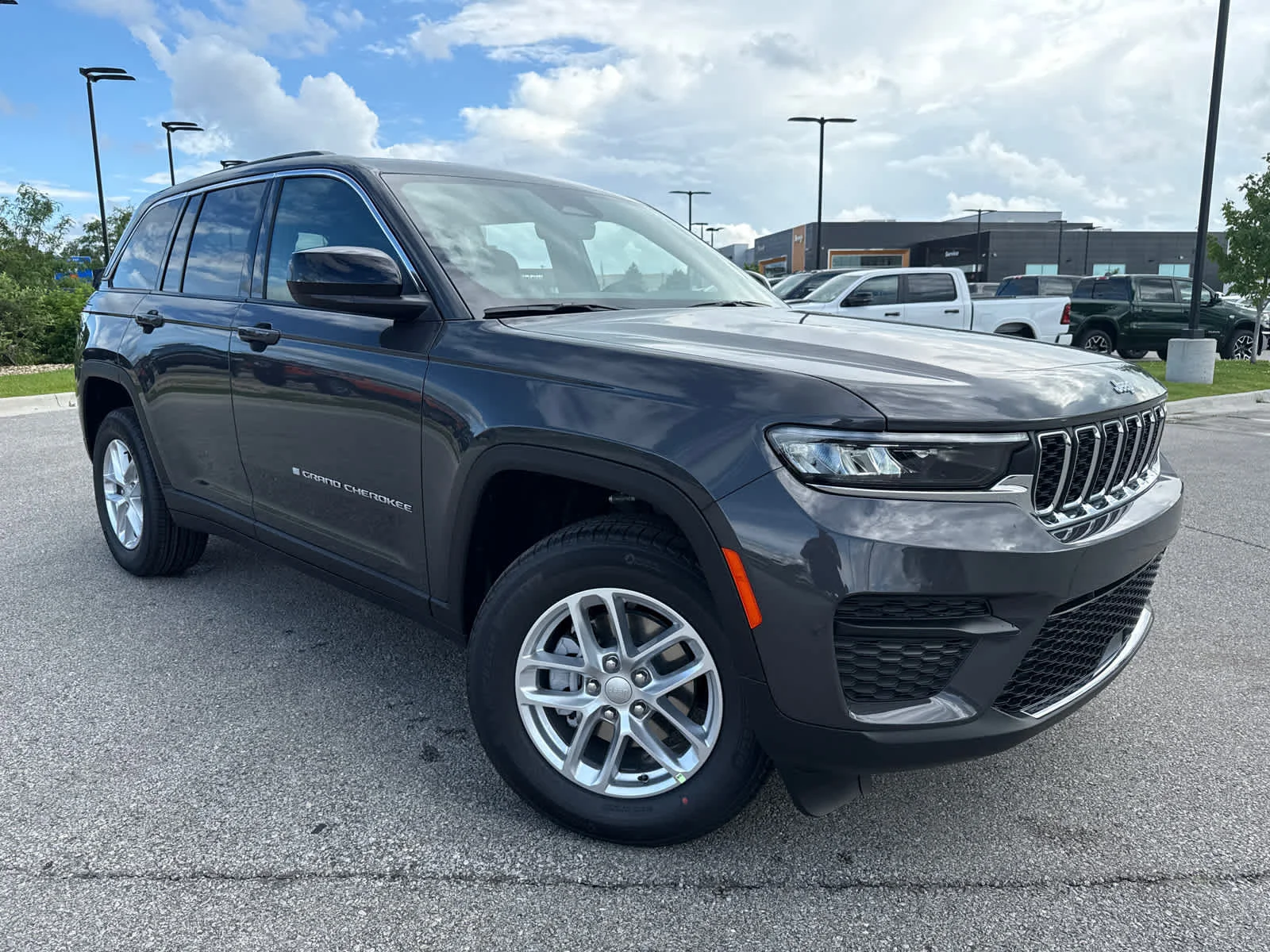 New 2026 Baltic Gray Metallic Clearcoat Jeep Laredo X image 2