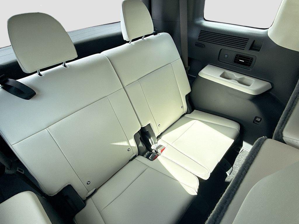 New 2026 Shimmering Silver Hyundai SEL FWD image 19