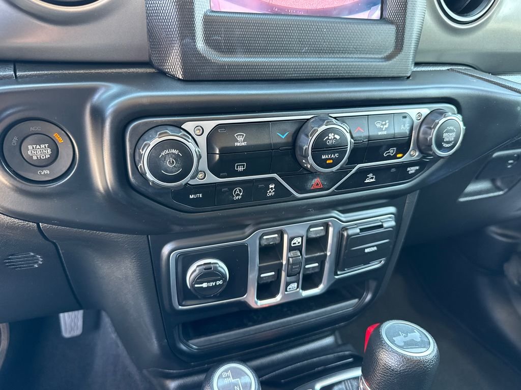 Used 2023 White Jeep Sport S image 31
