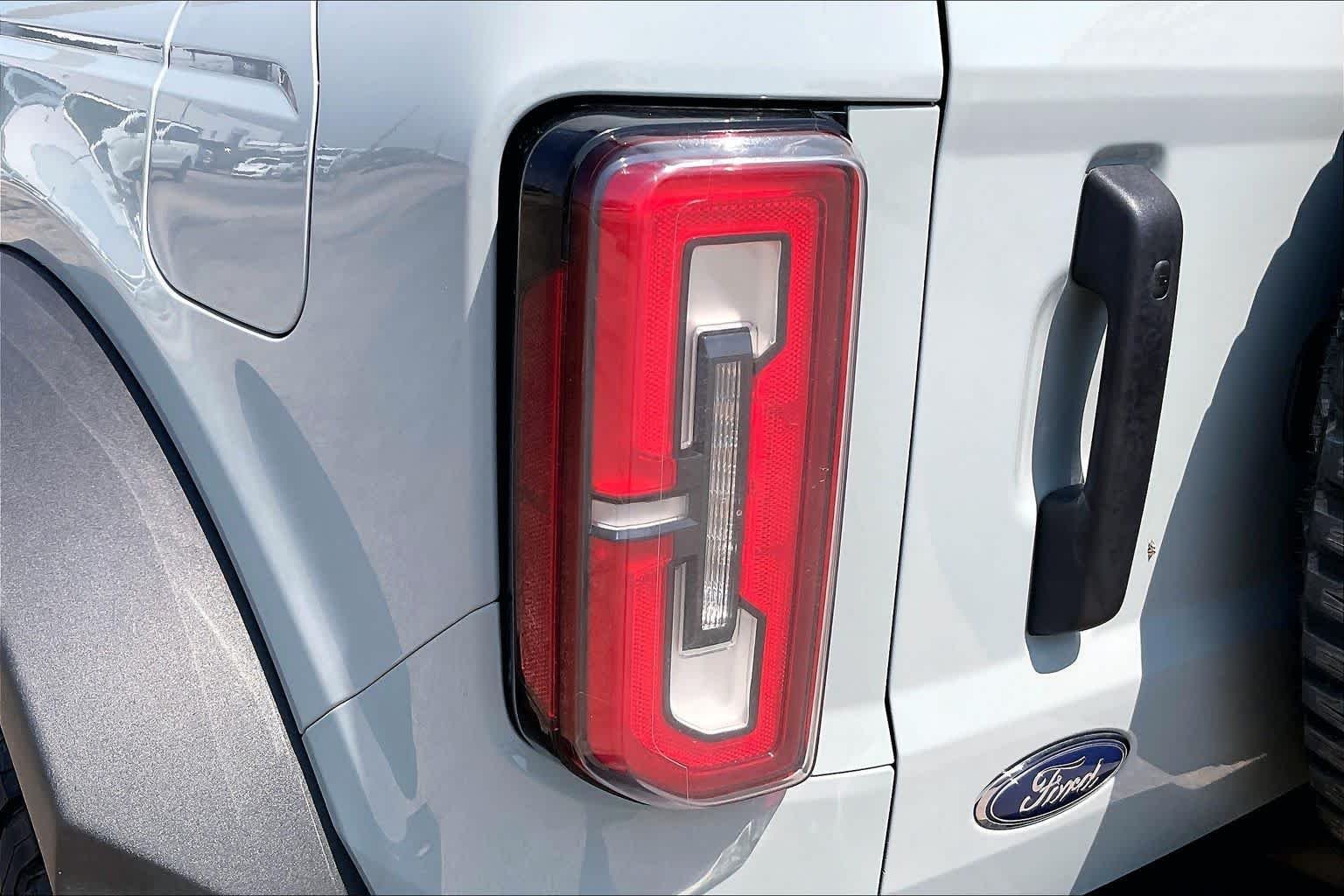 Used 2023 Cactus Gray Ford Badlands image 27