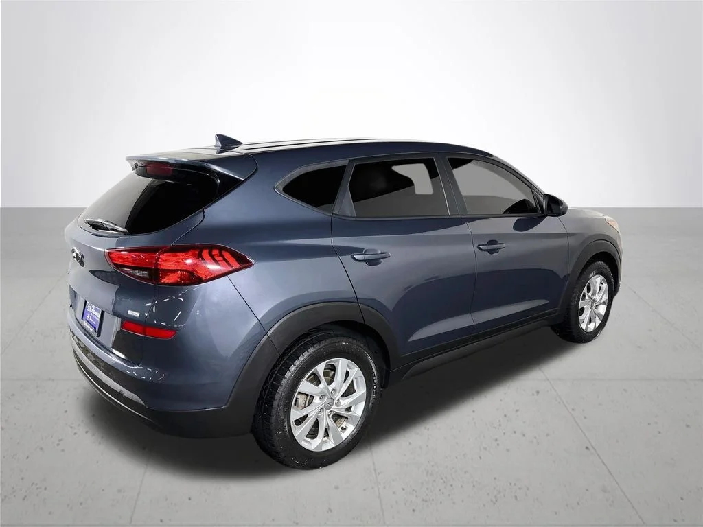 Used 2019 Blue Hyundai SE image 6