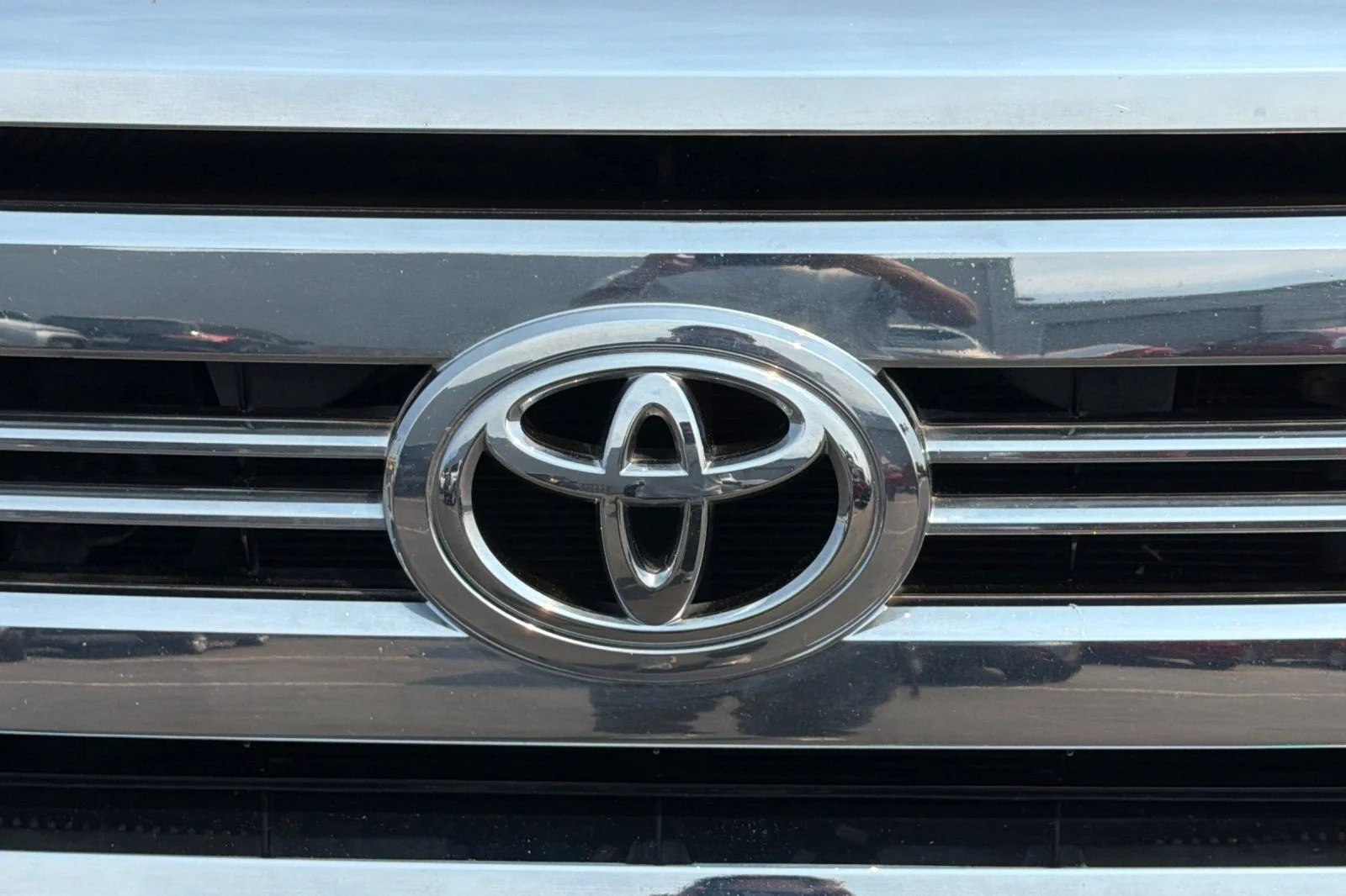 Used 2016 White Toyota 1794 image 37