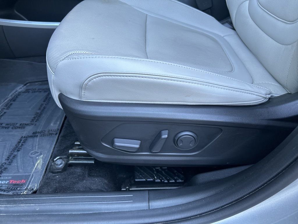 Used 2023 Silver Hyundai Limited image 15