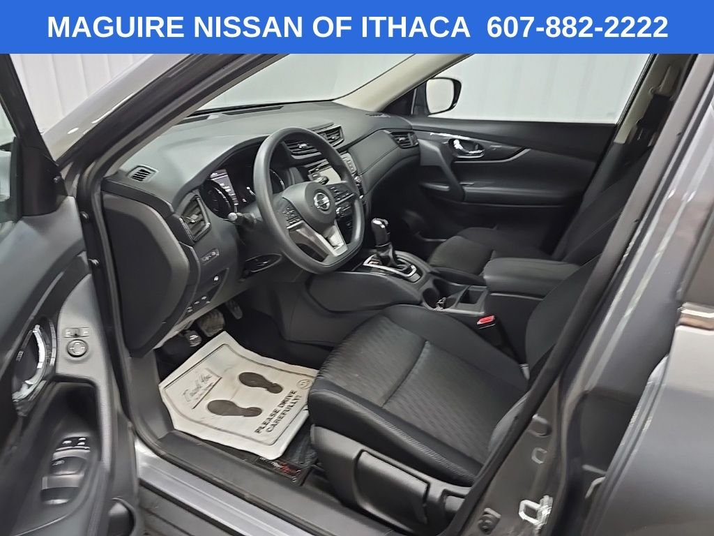 Used 2018 Gray Nissan S image 28