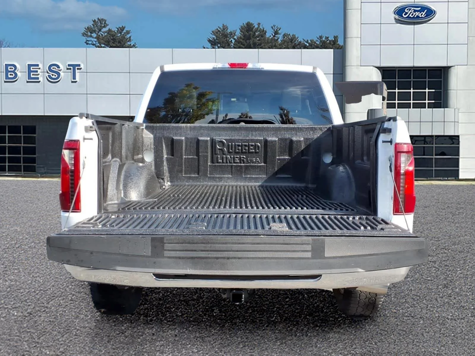 Used 2025 Oxford White Ford XLT image 6