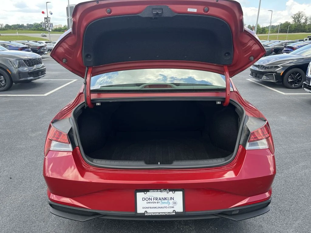 Used 2023 Red Hyundai Blue image 29