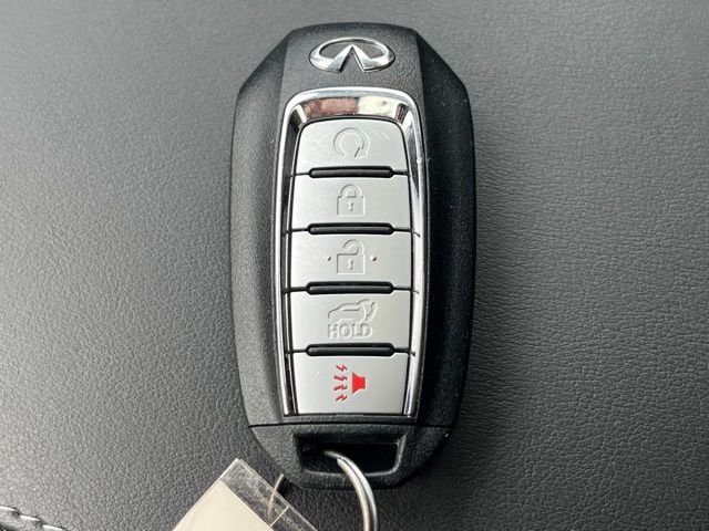 Used 2025 Graphite Shadow INFINITI LUXE image 22