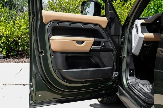 New 2026 Green Land Rover S image 50