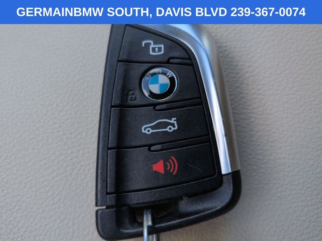 Used 2022 Alpine White BMW sDrive30i image 33