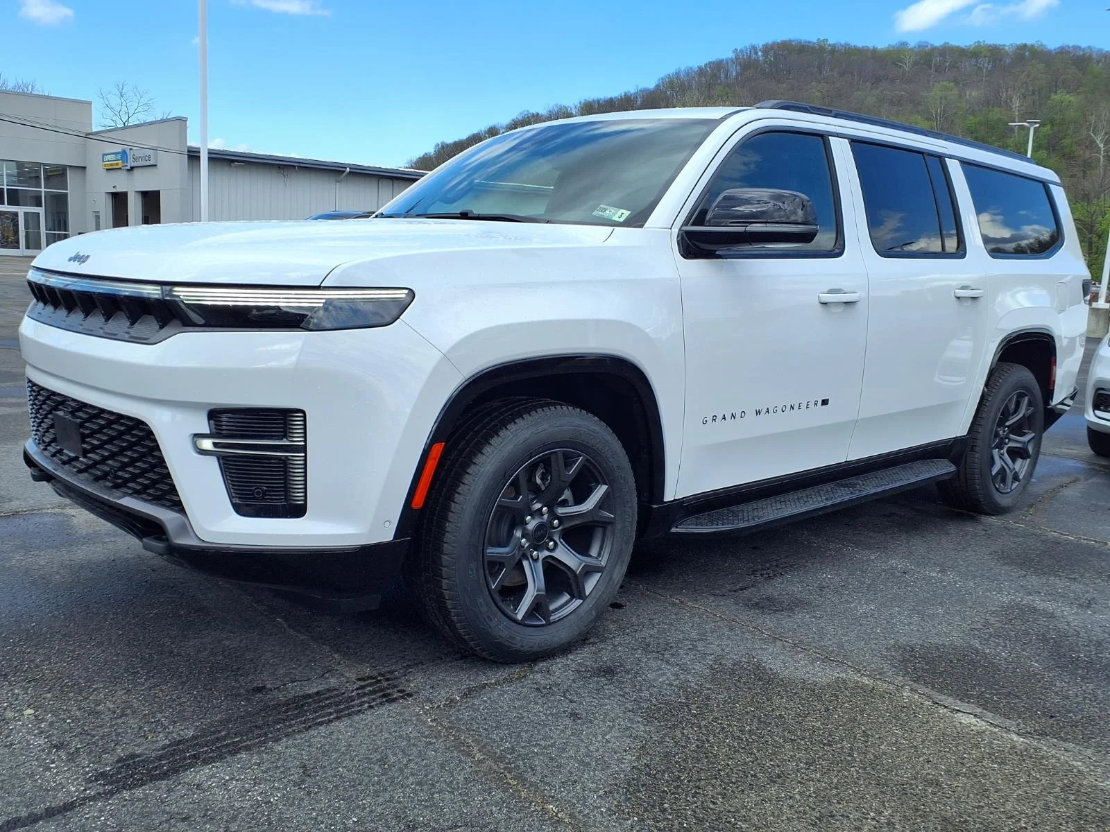 New 2026 Bright White Clear-Coat Exterior Paint Jeep Limited Altitude image 2