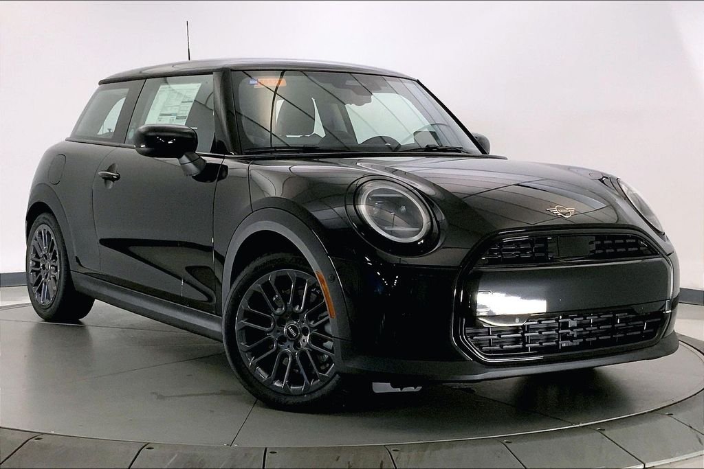 New 2026 Midnight Black II Metallic MINI Signature Plus image 11