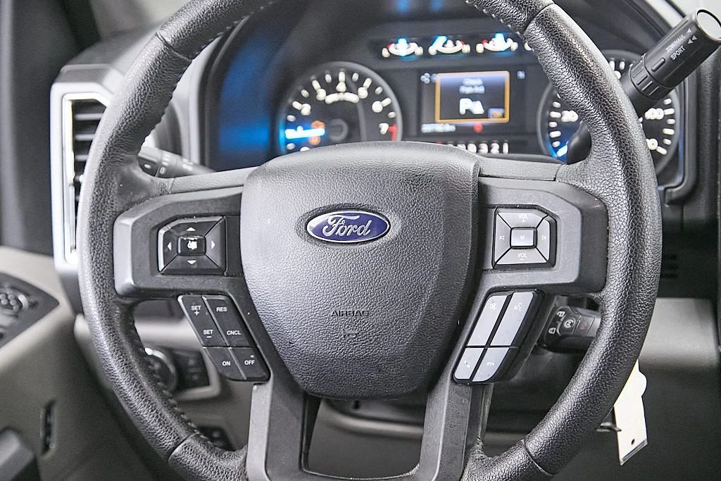 Used 2016 Oxford White Ford XLT image 31
