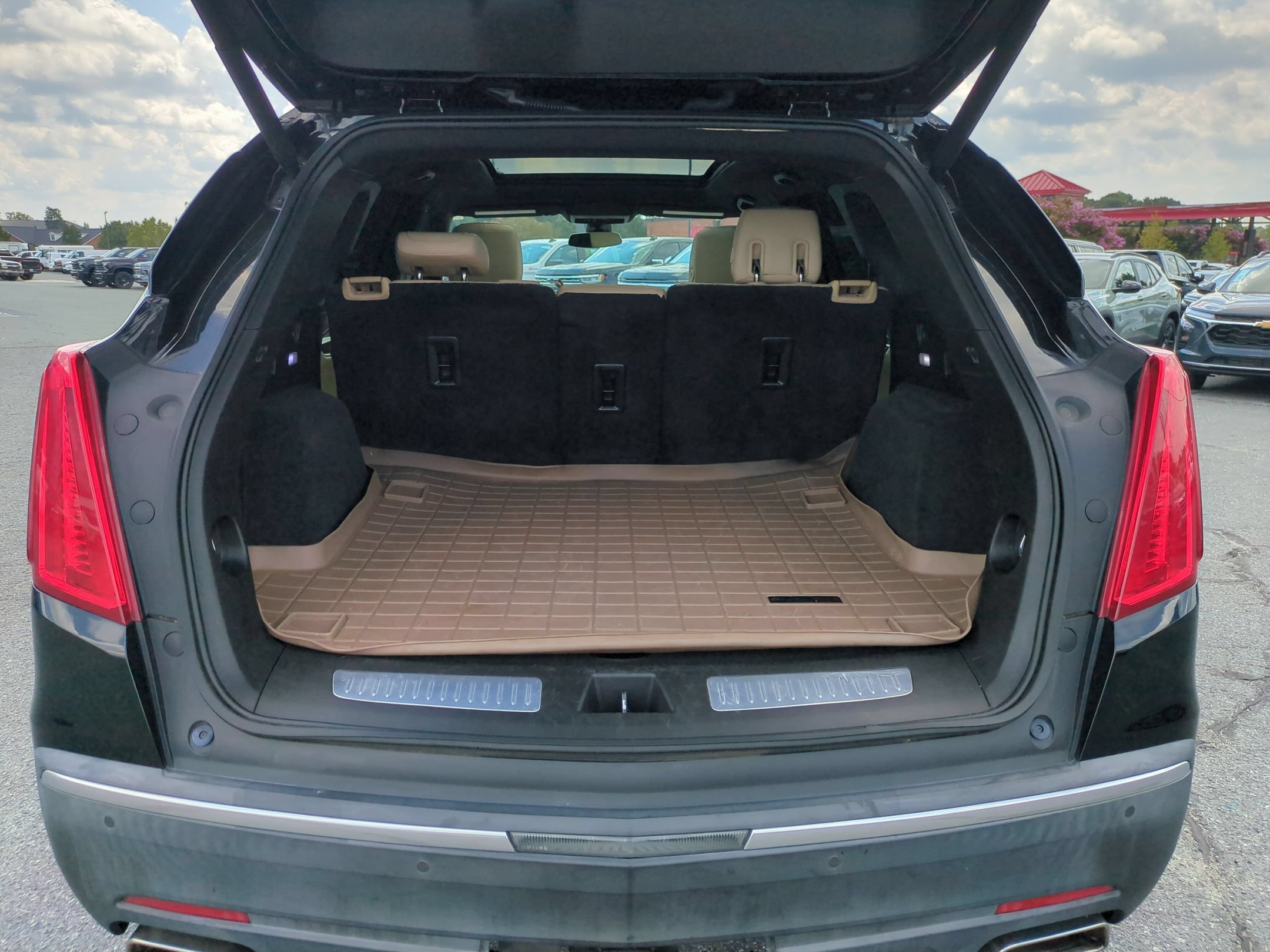 Used 2018 Stellar Black Metallic Cadillac Luxury FWD image 32