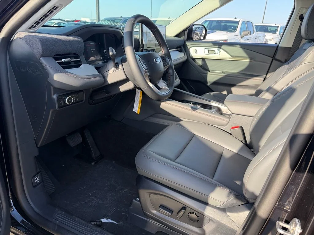 New 2026 Agate Black Metallic Ford Active image 11