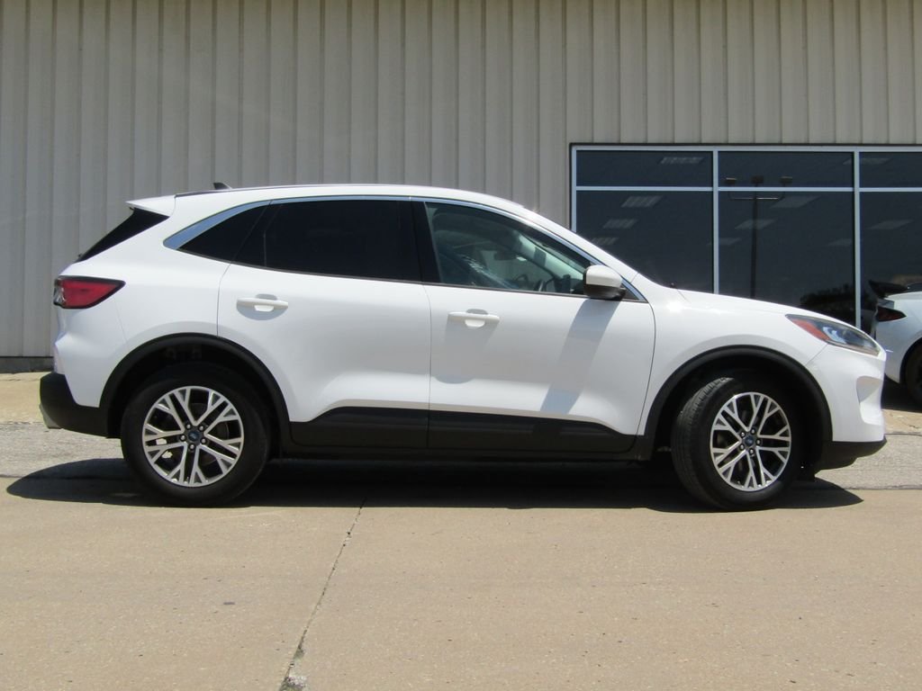 Used 2022 Ford Escape SEL with VIN 1FMCU9H64NUB70369 for sale in Kansas City