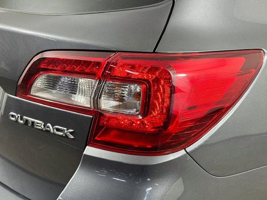 Used 2019 Gray Subaru 2.5i Premium image 33