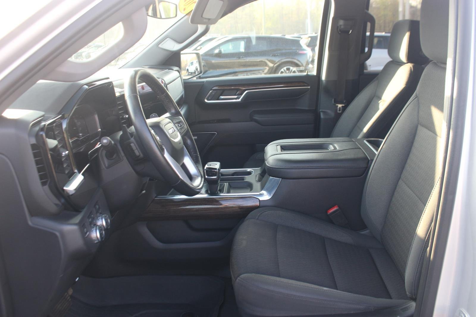 Used 2022 Quicksilver Metallic GMC Elevation image 16