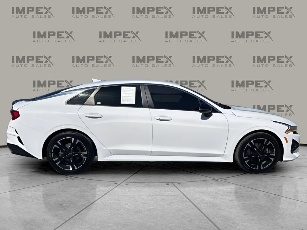 Used 2023 White Kia GT-Line image 6