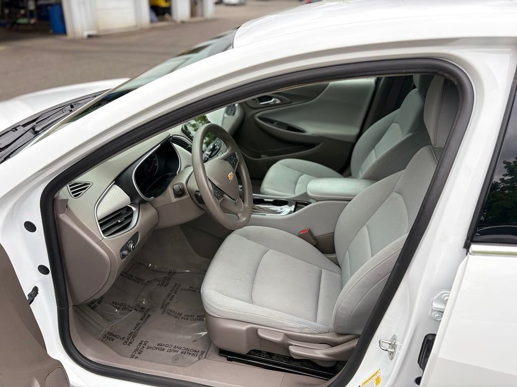 Used 2020 Summit White Chevrolet LS image 8