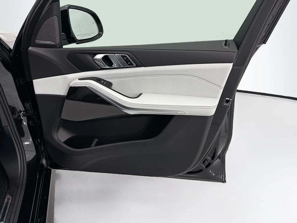 New 2026 Black BMW xDrive40i image 24