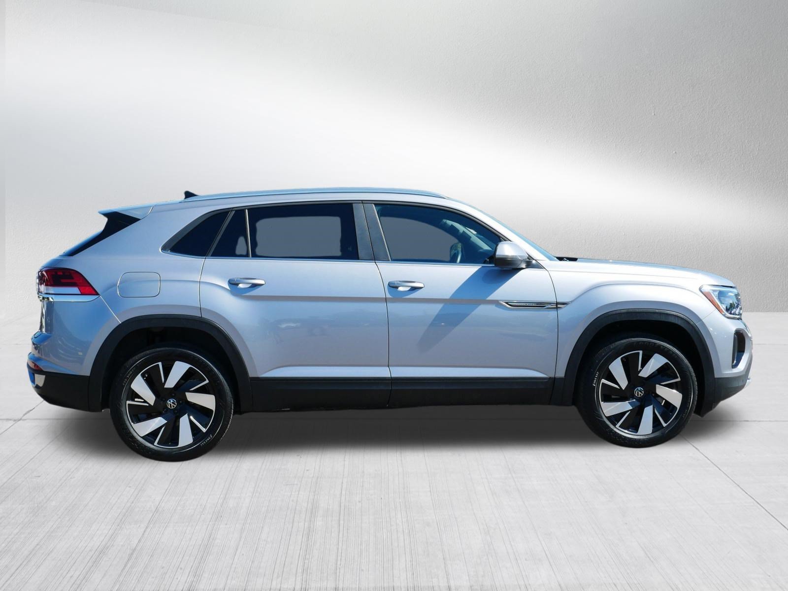 2024 Volkswagen Atlas Cross Sport SE w/Tech - Photo 8