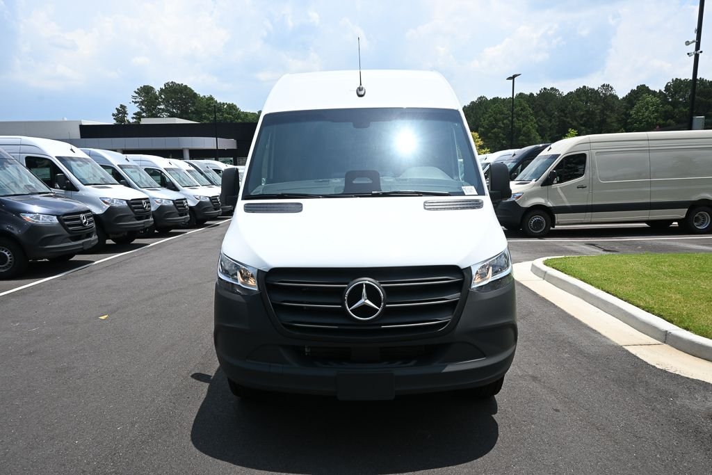 New 2026 Arctic White Mercedes-Benz Cargo 170 WB image 28