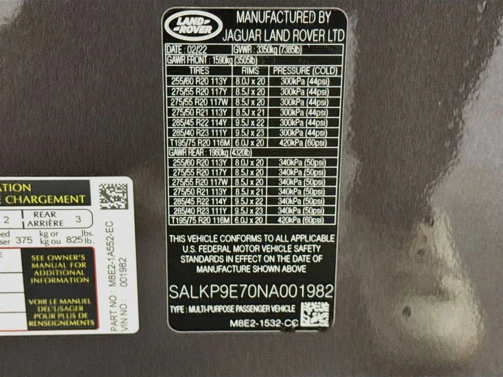Used 2022 Gray Land Rover SE image 33