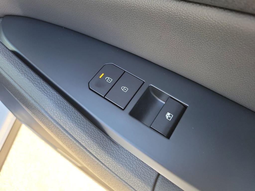 New 2026 Glacial White Pearl Kia EX image 11