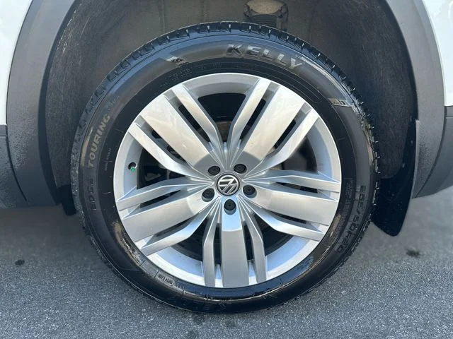 Used 2019 White Volkswagen 3.6L V6 SE image 10