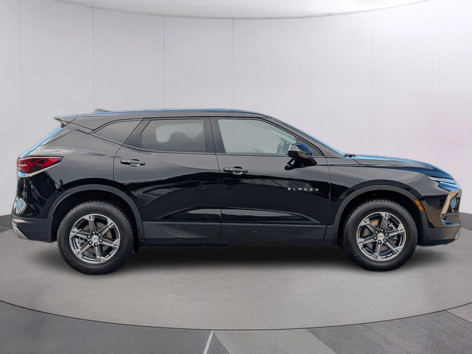 Used 2025 Black Chevrolet LT image 6