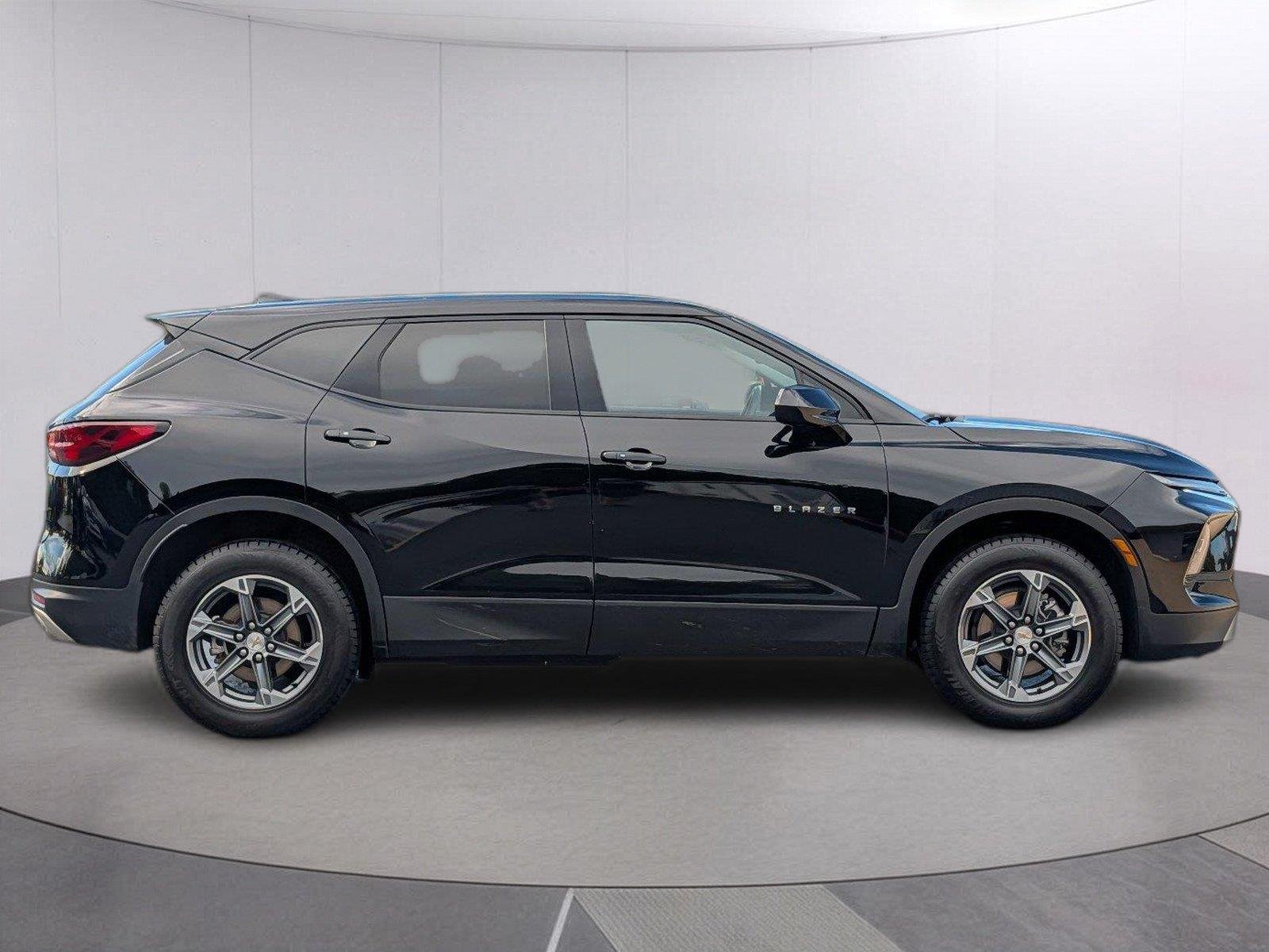 Used 2025 Black Chevrolet LT image 6