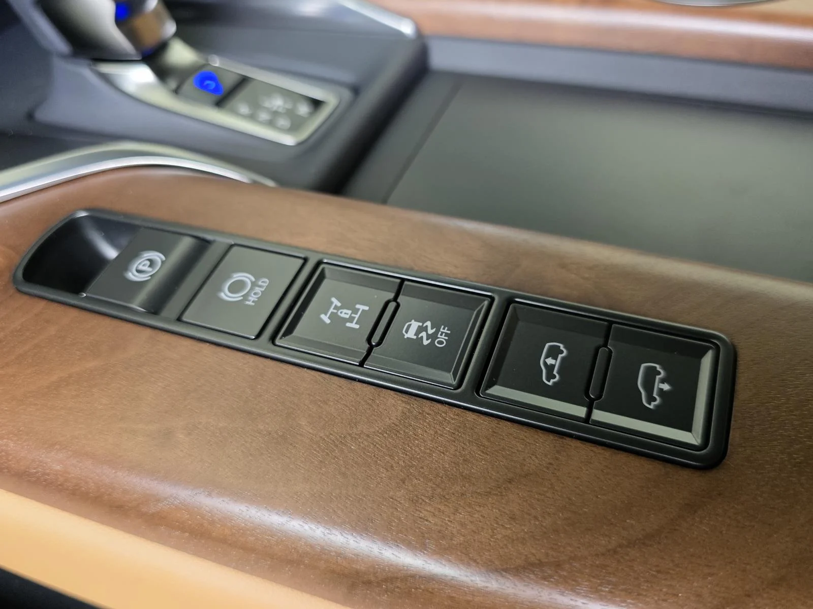 2026 Lexus LX 700h Luxury - Photo 31