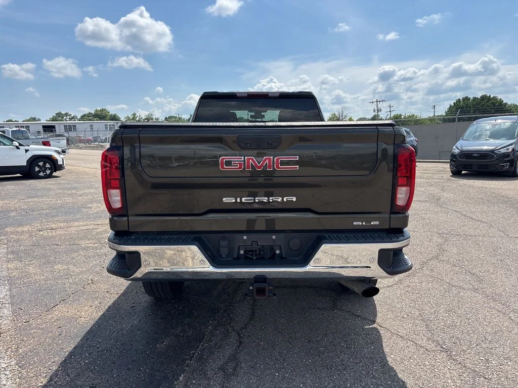 Used 2023 Forest Green GMC SLE image 6