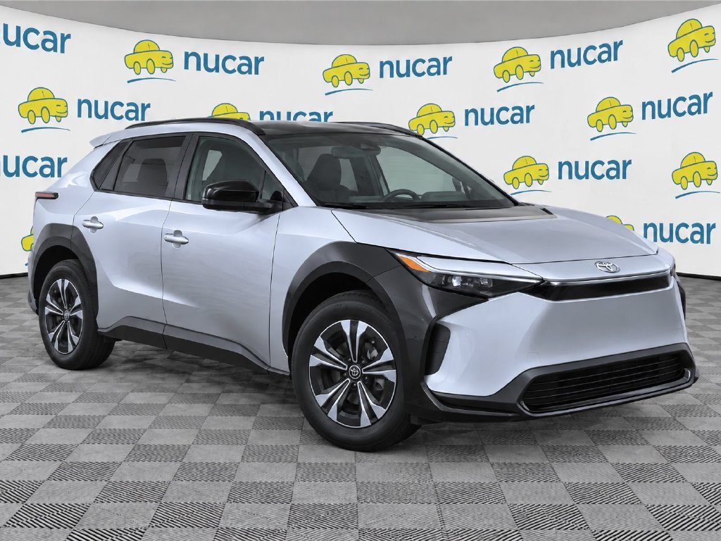 Used 2025 Silver Toyota XLE image 2