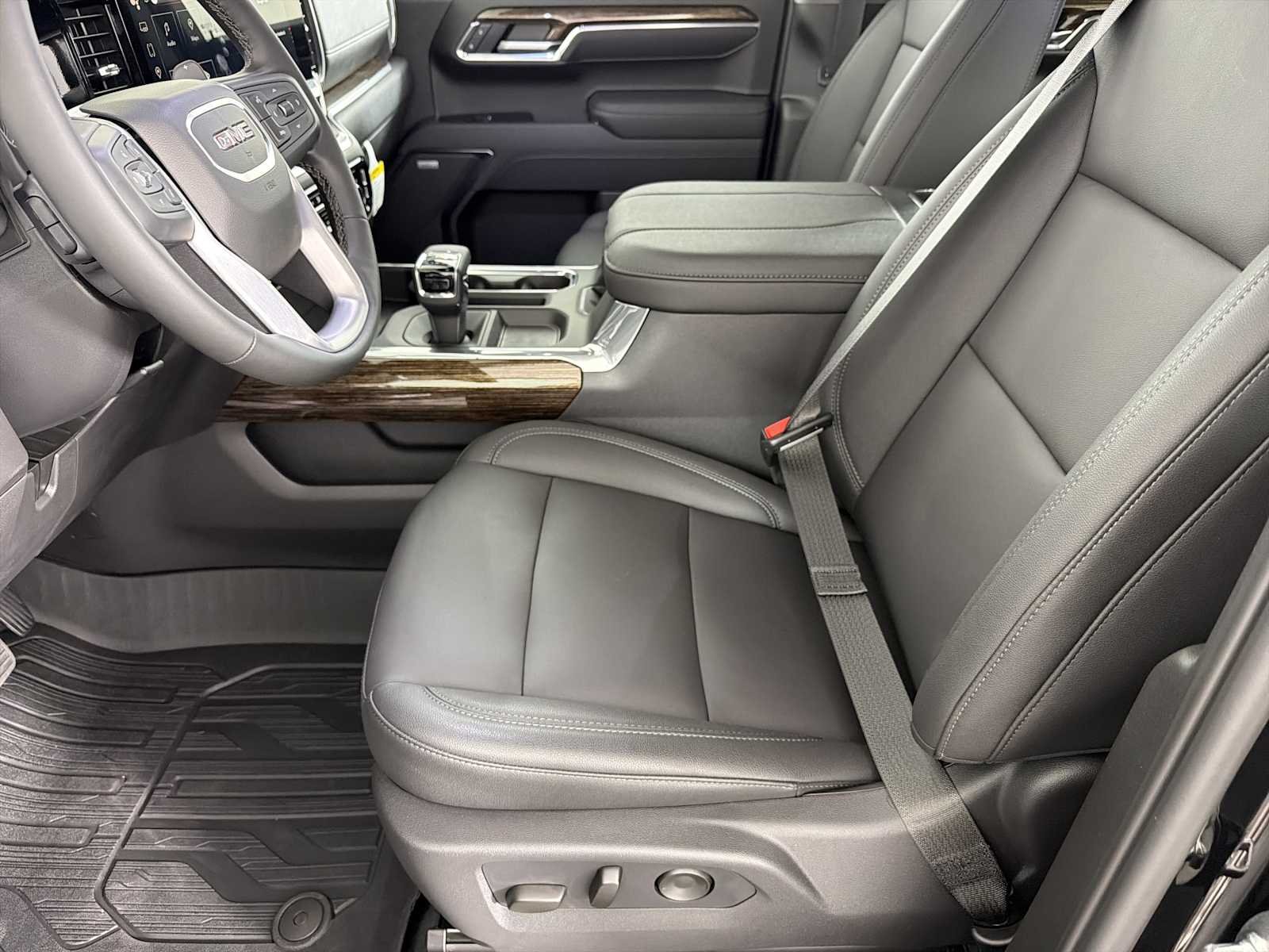 New 2026 Onyx Black GMC Elevation image 7