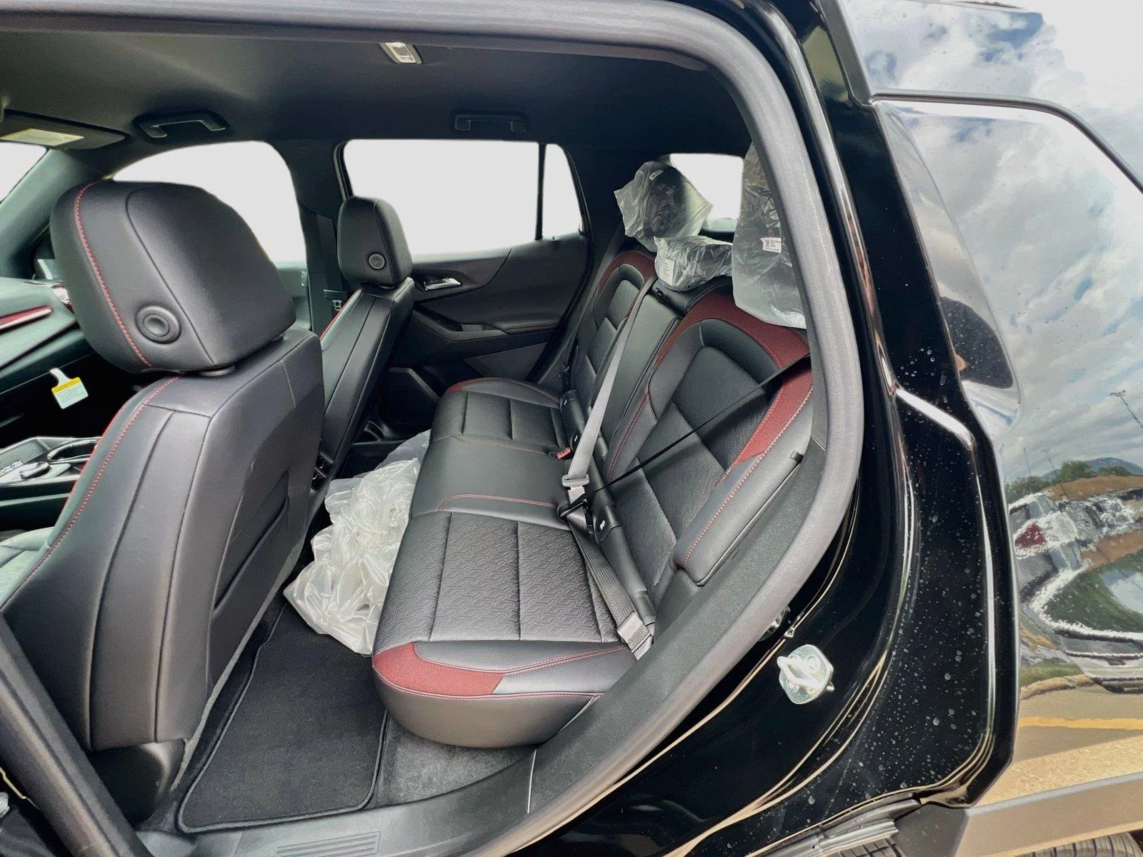 2027 Chevrolet Equinox RS - Photo 11