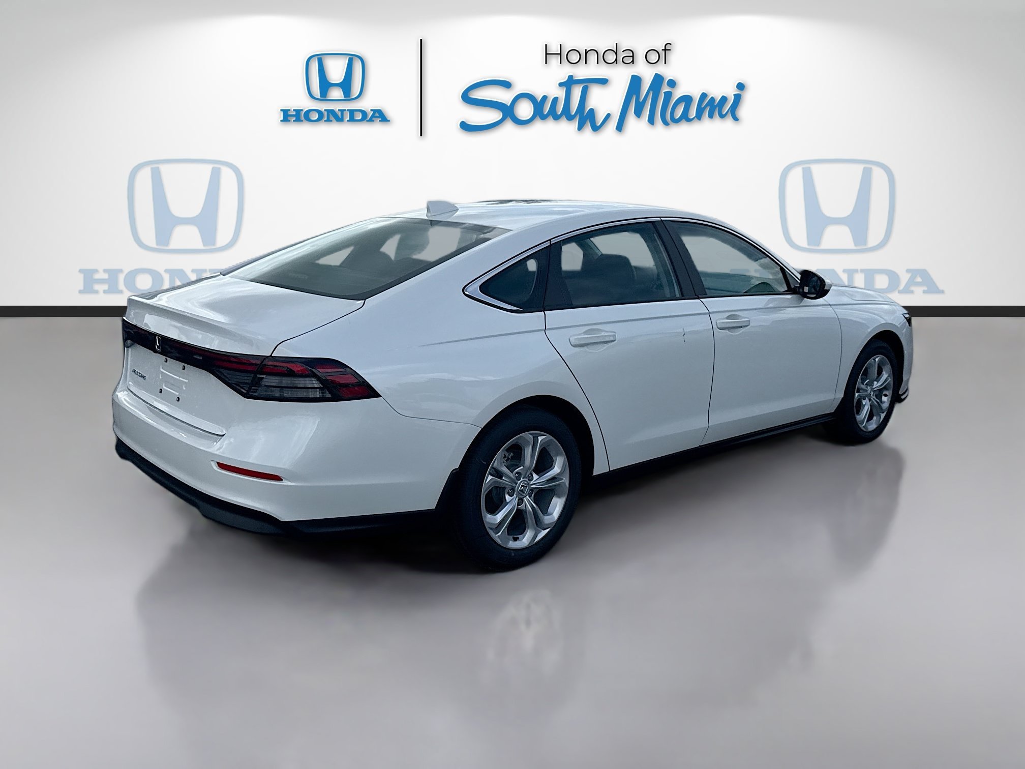 New 2026 Platinum White Pearl Honda LX image 7