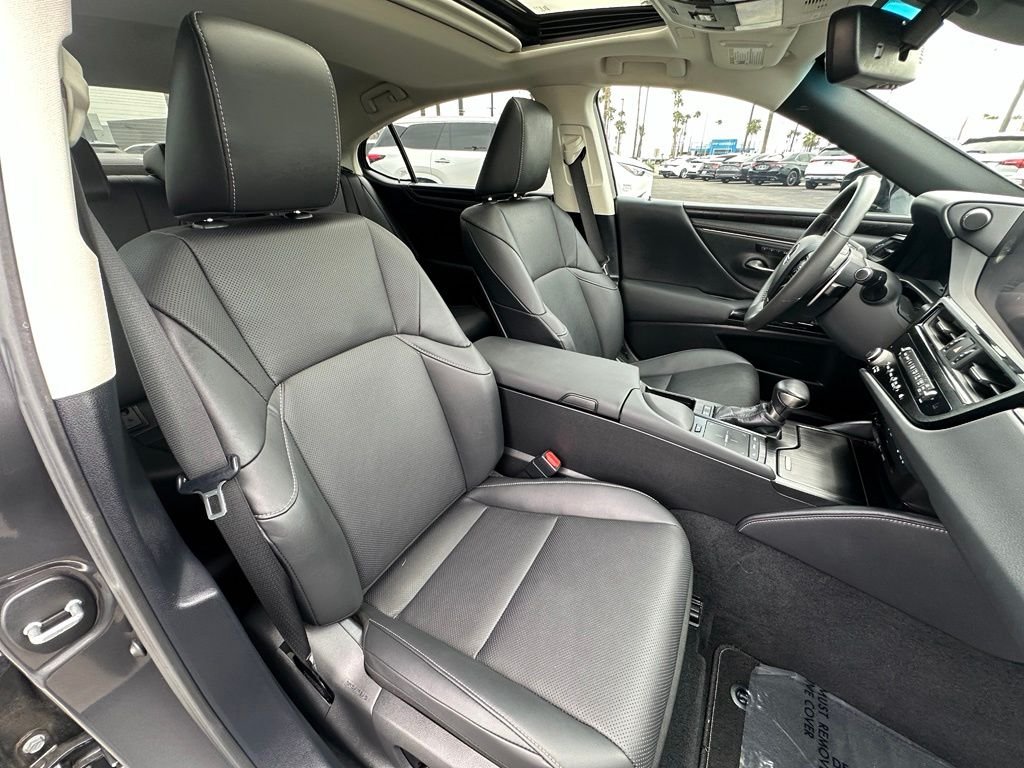 Used 2022 Gray Lexus 300h image 22