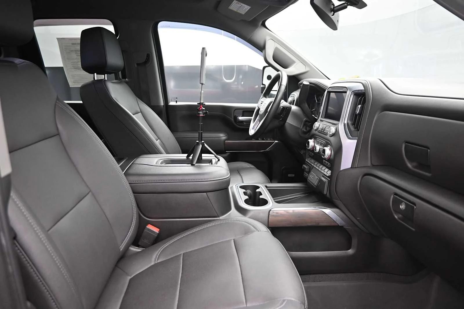 Used 2022 Cayenne Red Tintcoat GMC SLT image 12