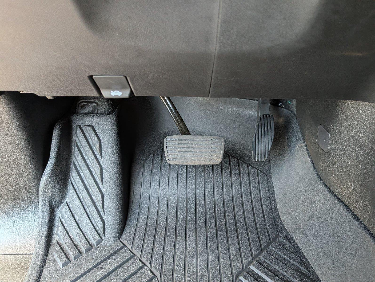 Used 2024 Dark Ash Metallic Chevrolet LTZ image 30