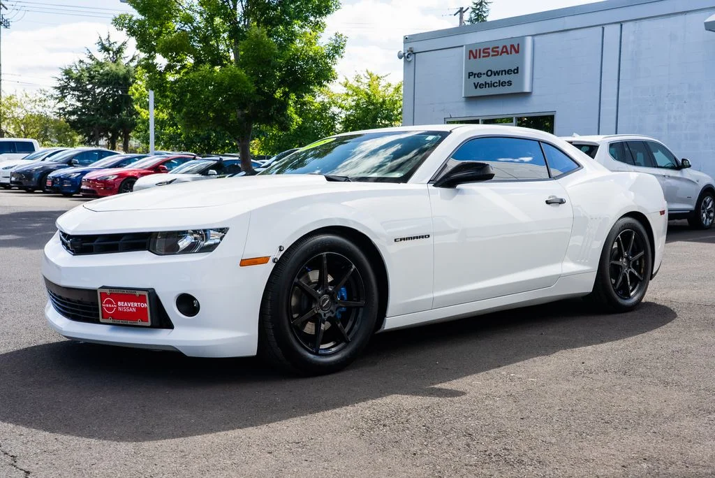 Used 2015 White Chevrolet 1LT image 3