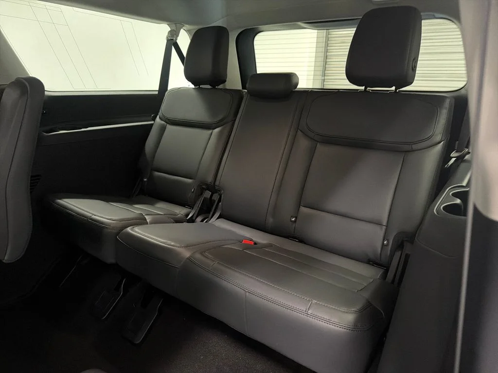 New 2026 Space Silver Metallic Ford MAX Active image 13