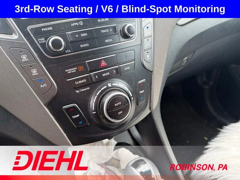 Used 2018 White Hyundai SE image 17