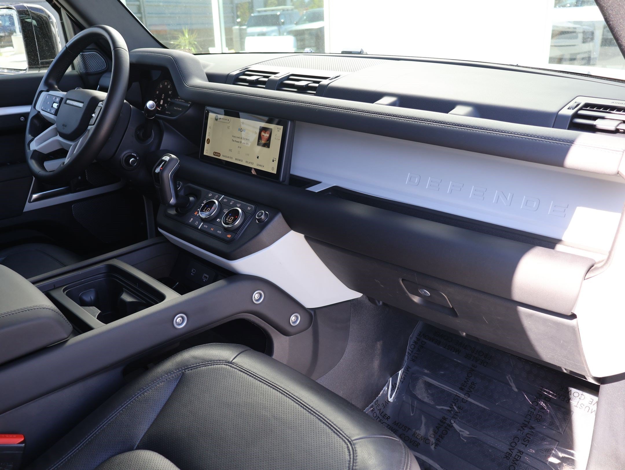 Used 2024 Fuji White Land Rover 110 P300 S image 32